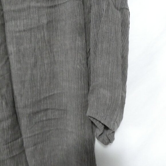 L&L - LOVE & LEGEND | size 18 | Casual Grey Peasant Blouse With Eyelet Detail - Picture 7 of 15